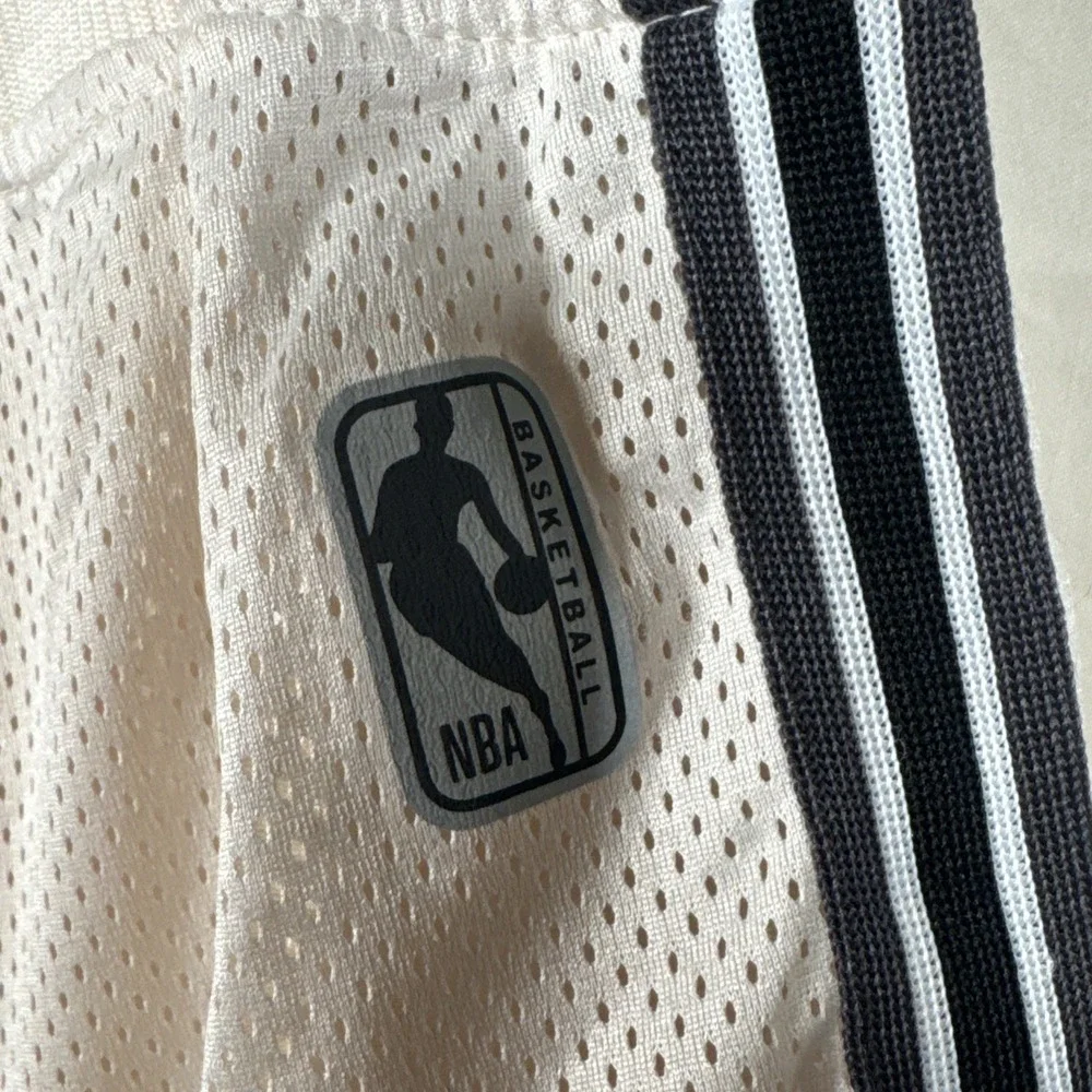 NBA Trainer‎ Shorts Above The Knee Men's Off White Size XL NWT Basketball